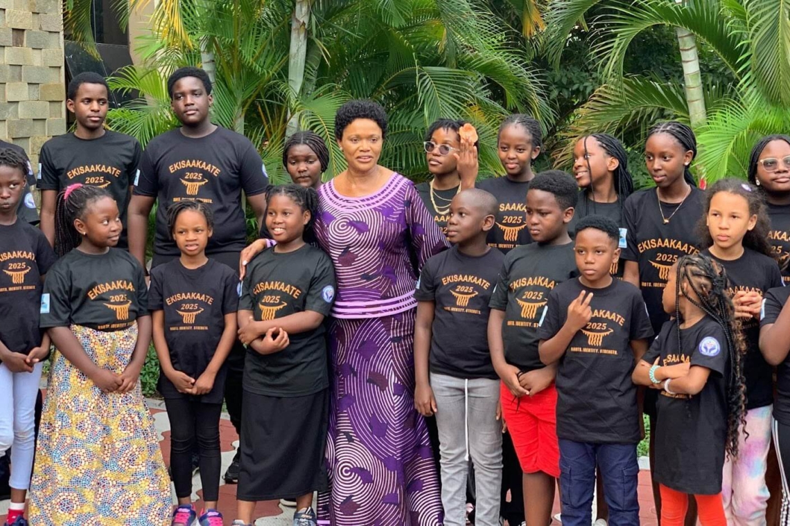 Nnaabagereka ayanirizibwa abaana abetabye mu Ekisaakaate e Kabojja Nnaabagereka ayanirizibwa abaana abetabye mu Ekisaakaate e Kabojja
